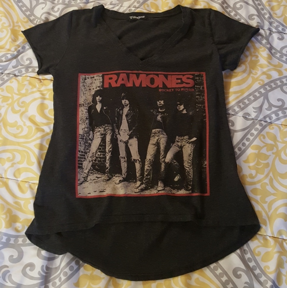 🌹Price Drop⬇️🌹 Ramones t-shirt